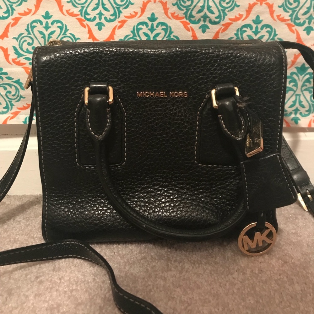 Authentic Michael Kors crossbody purse - Picture 2 of 6
